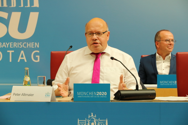 Peter Altmaier, Bundesminister für WIrtschaft und Energie plädierte für ein zukunftsfähiges Konjunkturprogramm um stark aus der Krise hervorzugehen. Foto: CSU-Fraktion