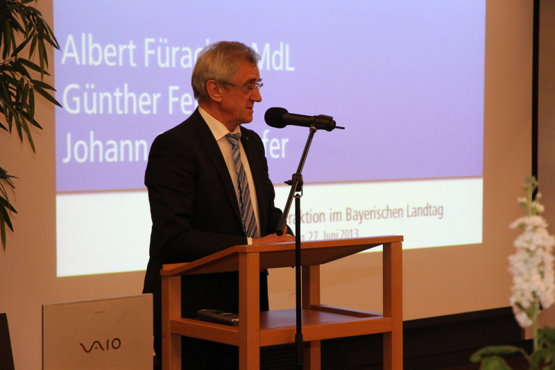 Europaabgeordneter Albert Deß ging in seinem Grußwort auf die Neuerungen in der europäischen Agrarpolitik ein.