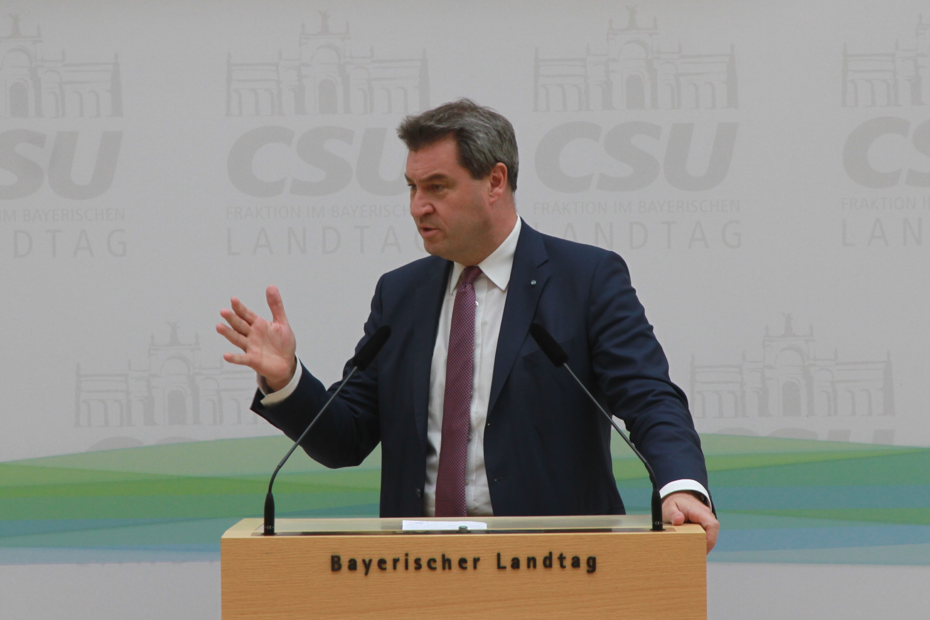 Die Festrede hielt Ministerpräsident Dr. Markus Söder. Neben Anekdoten aus seiner Grundwehrdienstzeit bekräftigte er, dass die bayerische Staatsregierung weiterhin hinter den Streitkräften stehe: 