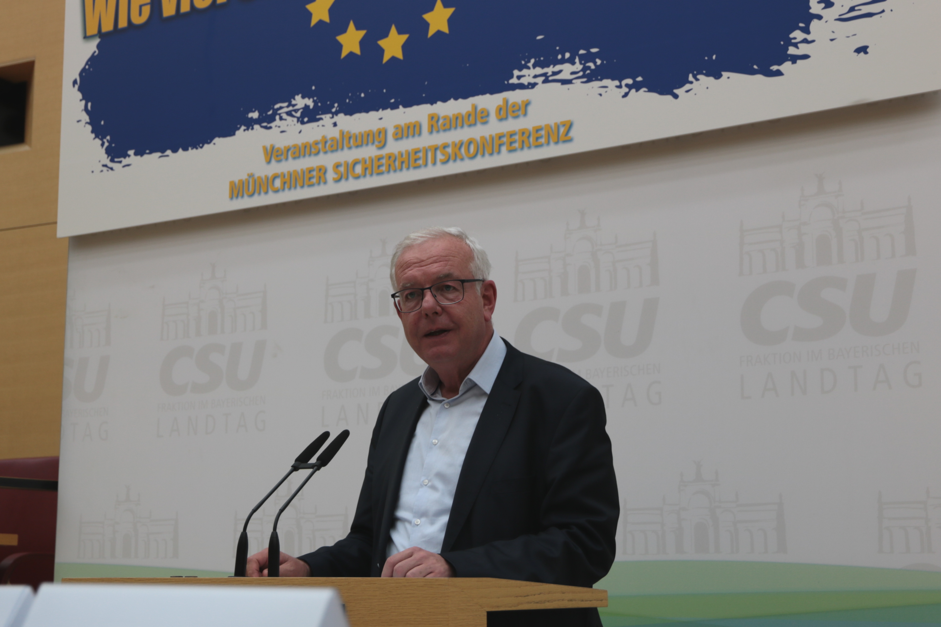 11.21.2020 - Wie viel Sicherheit braucht Europa? Veranstaltung am Rande der Münchner Sicherheitskonferenz 2020 - Fraktionsvorsitzender Thomas Kreuzer begrüßte die Gäste und Teilnehmer der Veranstaltung. (Foto: CSU-Fraktion) 