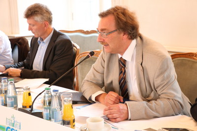 Ausschussvorsitzender für Arbeit und Soziales, Jugend, Familie und Integration, Joachim Unterländer.