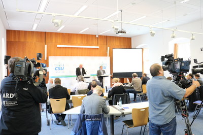 Pressekonferenz und Präsentation der Studie "Sicherheit - Integration - Leitkultur" durch Fraktionsvorsitzenden Thomas Kreuzer und Richard Hilmer.