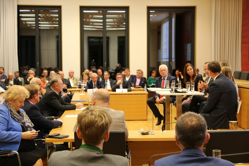 Der gut gefüllte Konferenzsaal. Foto: CSU-Fraktion.