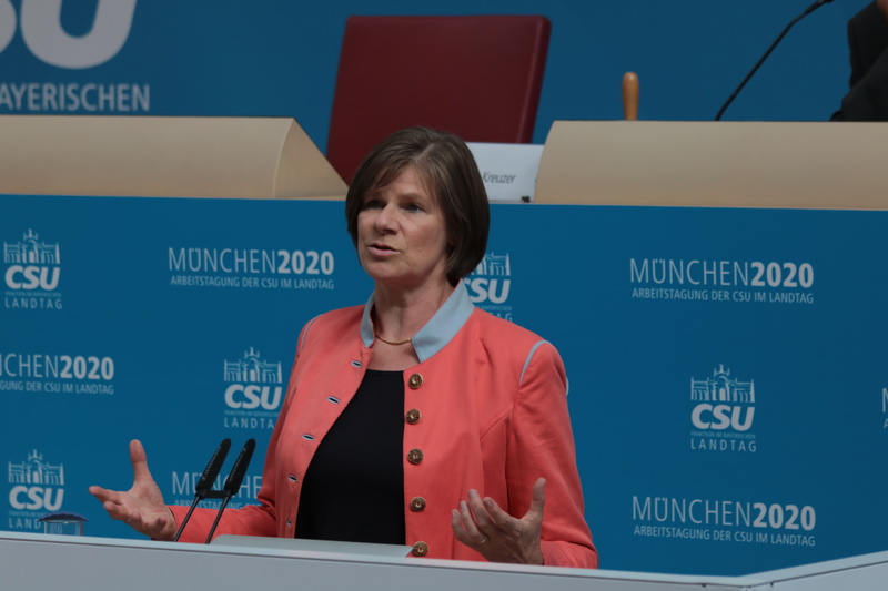 Prof. Dr. Ulrike Protzer, Direktorin des Instituts für Virologie an der TU München (TUM) und Mitglied im Expertenrat der Bayerischen Staatsregierung zur Corona-Krise: "Wir haben in Deutschland viel erreicht und sollten auch das Positive herausstellen." Foto: CSU-Fraktion
