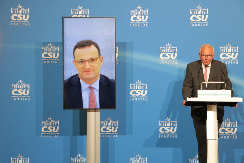 "Ein starkes Gesundheitssystem ist Teil des starken Staates", betonte Bundesgesundheitsminister Jens Spahn bei der gemeinsames Pressekonferenz. "Bund und Länder stärken daher gemeinsam Gesundheitsämter und Krankenhäuser." Foto: CSU-Fraktion 