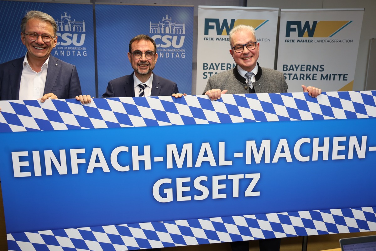 Das Bild zeigt v.l.n.r. Thomas Karmasin, Pr�sident des Bayerischen Landkreistags; Klaus Holetschek, CSU-Fraktionsvorsitzender; Florian Streibl, Vorsitzender der FREIE W�HLER Landtagsfraktion.