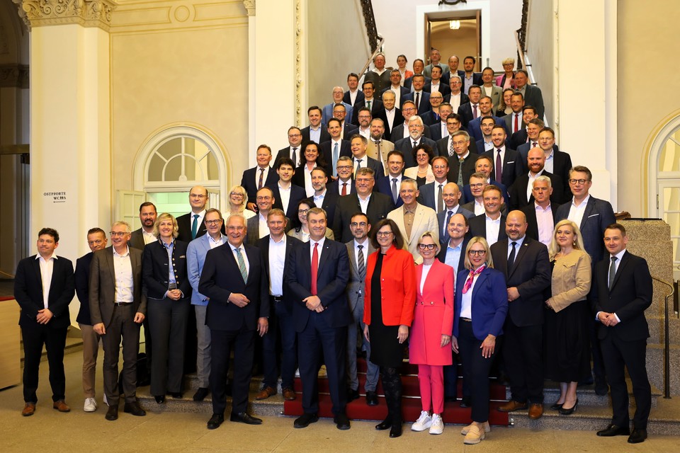 Kommunalpolitiker und Kommunalpolitikerinnen mit der CSU-Landtagsfraktion.